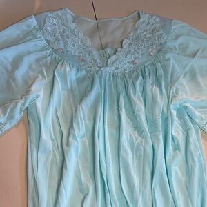 Shadowline M Seafoam Lace Trim Long Nightgown NWT